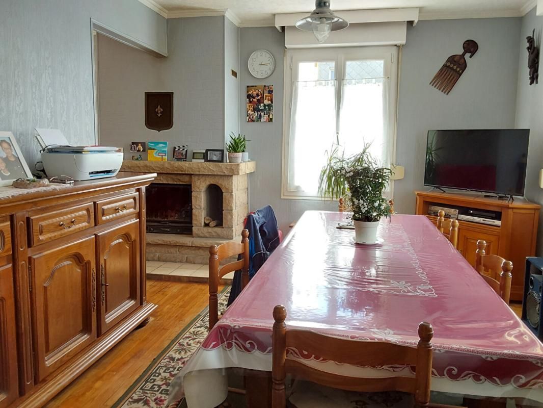 Maison  avec vie de plain pied. Rostrenen 7 pièce(s) 113 m2