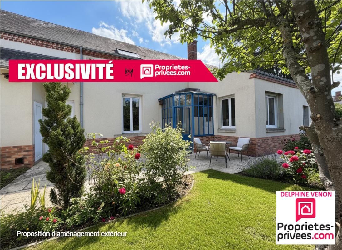 Exclusivité - Maison de ville dans l'hyper centre de Chateauneuf sur Loire avec garage et terrain de 500 m²