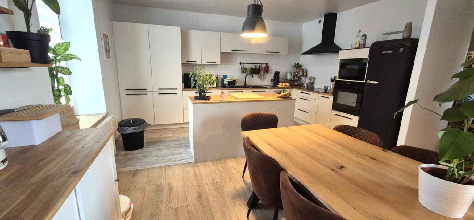 SAINT-DIZIER Belle Maison en Pierre ou de Caractère de 160 m² Entièrement Rénovée avec Cour de 140 m², Patio, Cave avec Chaufferie Gaz de 76 m², 2 Terrasses avec Barbecue, Garage avec Atelier de 45 m² et un joli Terrain Clos et joliment Arboré de 452 m² 3
