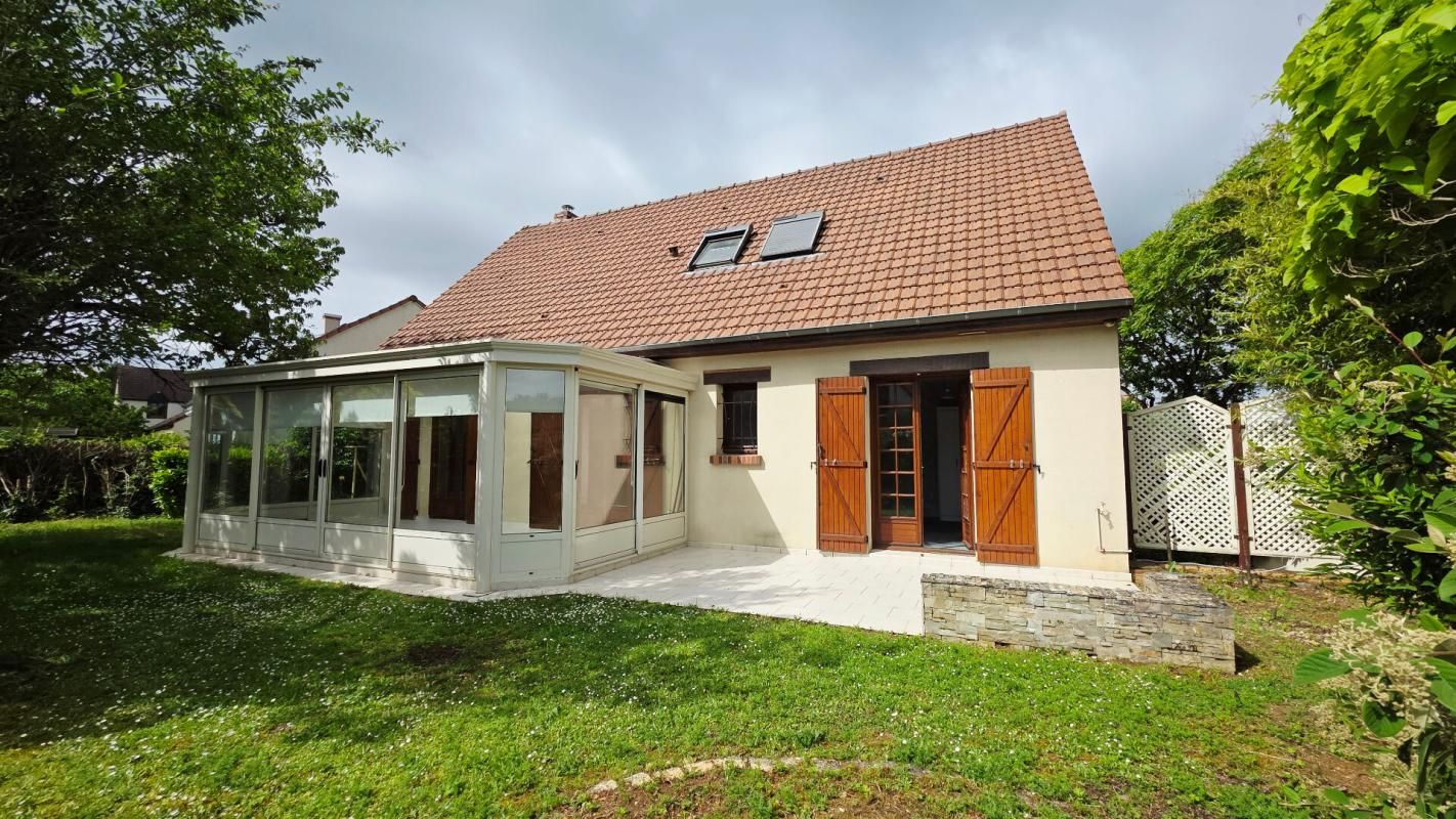 BOURGES BOURGES MAISON 122M² 6 PIECES 4 CHAMBRES GARAGE SOUS-SOL JARDIN 1