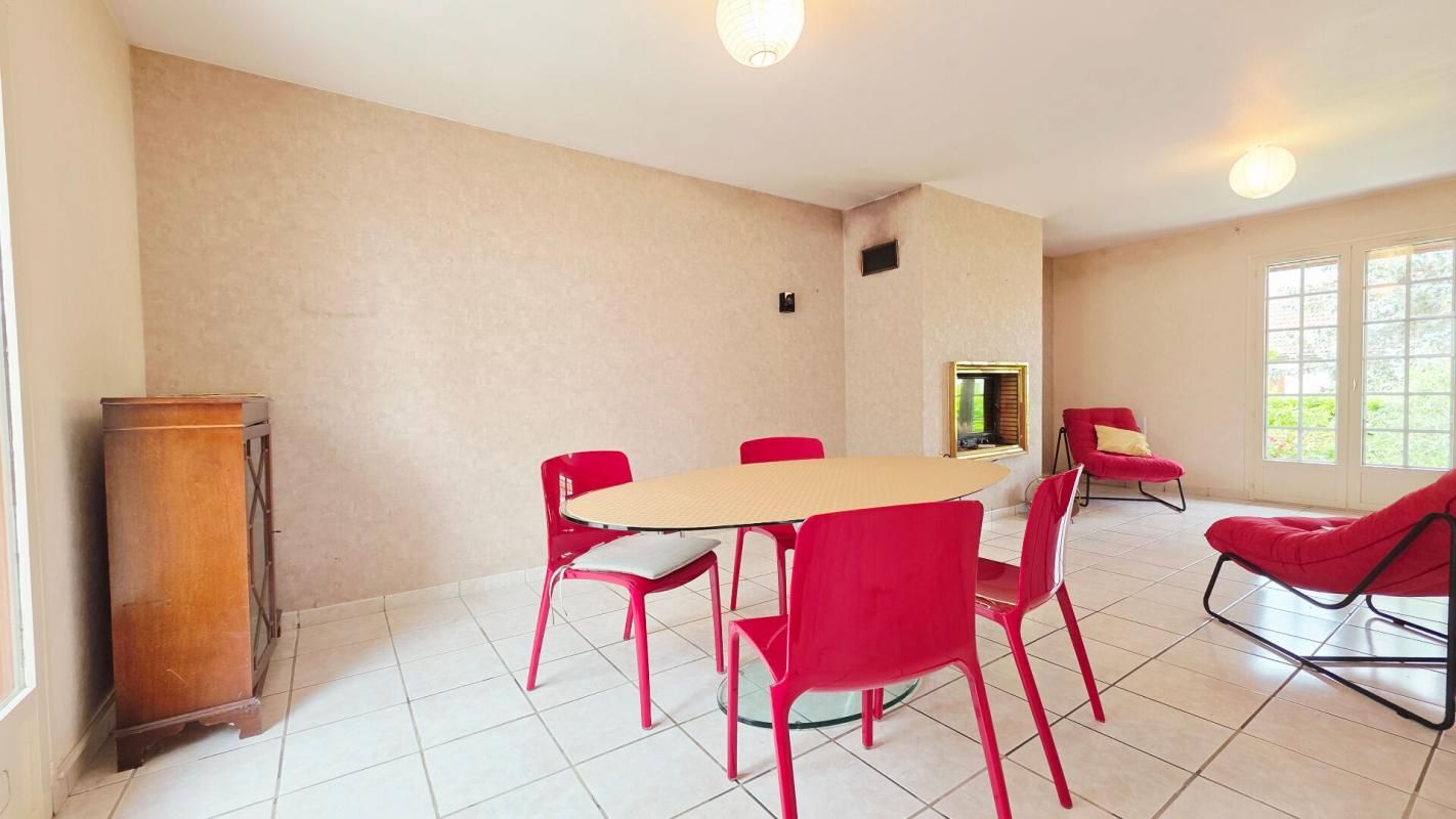 BOURGES BOURGES MAISON 122M² 6 PIECES 4 CHAMBRES GARAGE SOUS-SOL JARDIN 2
