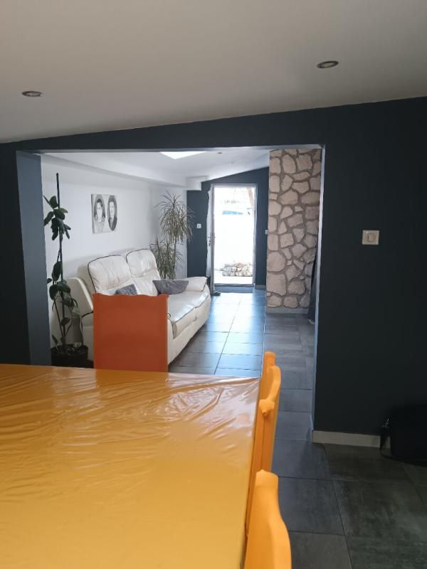 CHALLANS Maison d''habitation + studio + garage indépendant - 298000 TTC - CHALLANS 4