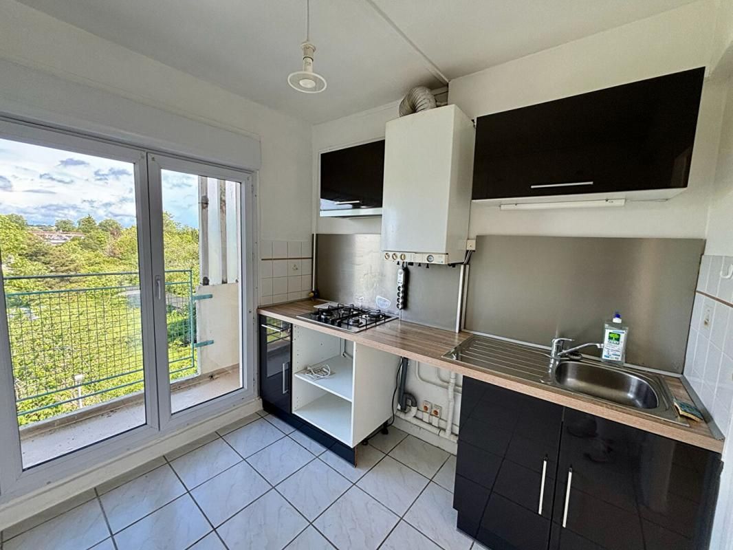 NEVERS Appartement Nevers - Balcon - Parking - 2 chambres 3