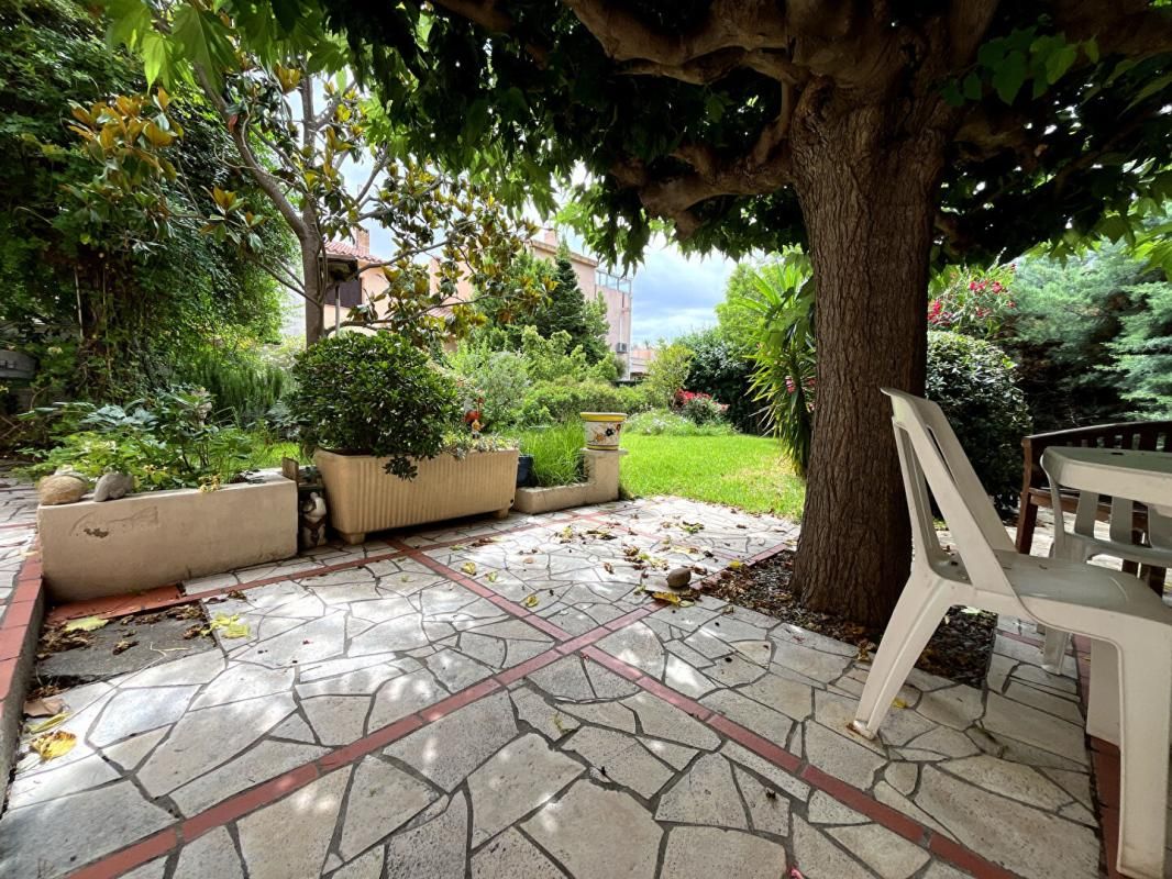 PERPIGNAN Charmante villa familiale de style Architecte de 184 m² sur un terrain 4 faces piscinable dans un secteur très calme 4