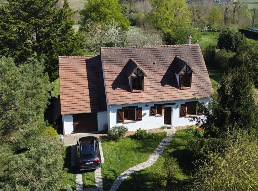 VALENCAY Pavillon 5 pièces - 125 m² - 4 ch - garage et dépendances - jardin arboré 3