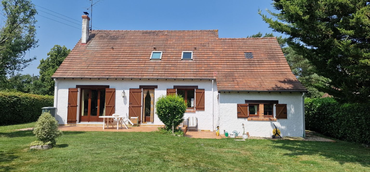 VALENCAY Pavillon 5 pièces - 125 m² - 4 ch - garage et dépendances - jardin arboré 4