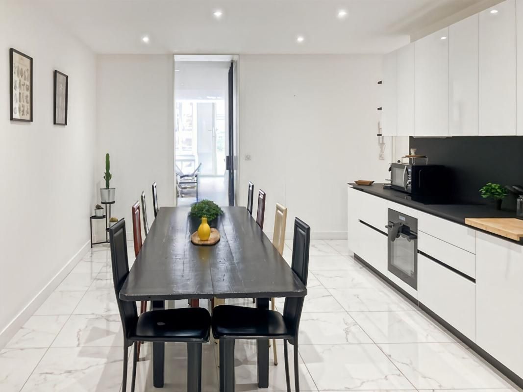 BORDEAUX Elégant appartement avec prestations haut de gamme à proximité immédiate de Pey Berland 3