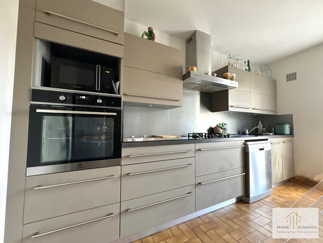 BASSE-GOULAINE Maison familiale de 6 pièces tout à pied avec garage et atelier 4