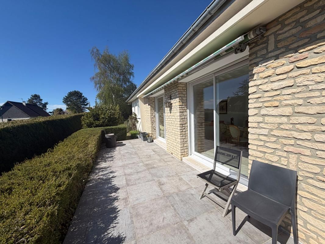 TOUQUES Ravissante maison de 4 pièces avec sous-sol total idéalement situé 2