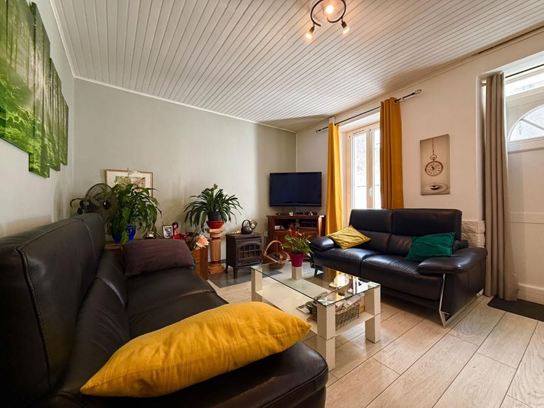 LA SOUCHE Maison La Souche 5 pièces 83 m2 1