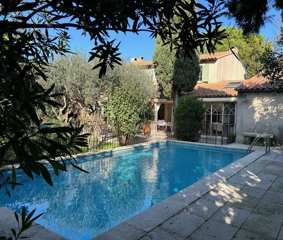 AVIGNON Maison 7 pièce(s) 211 m2 1