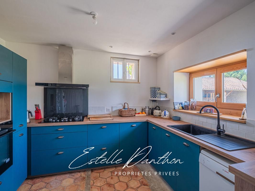 VIRIVILLE Maison Viriville de 135 m2 avec terrain de 5500m2 4
