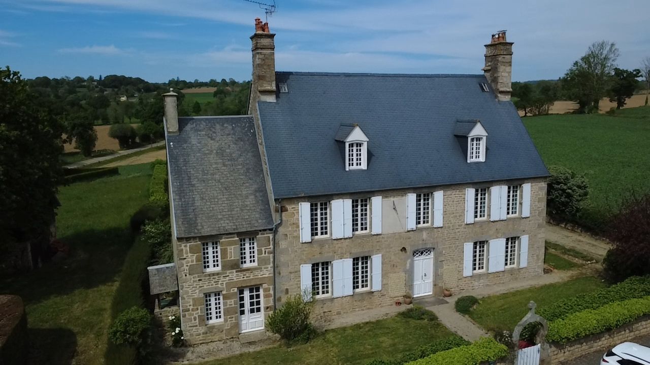SAINT-NICOLAS-DES-BOIS Maison de caractère, 6 chambres, à St Nicolas des Bois 1