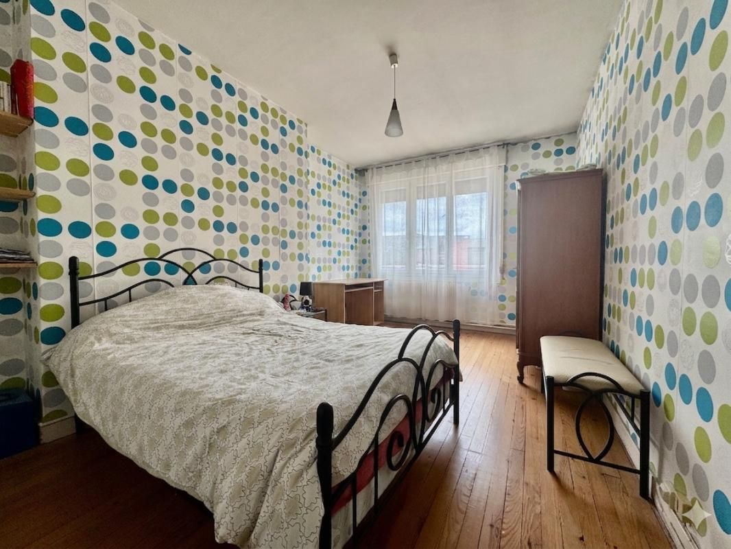 AMIENS APPARTEMENT Centre-ville AMIENS 98m2 , 2 chambres, cave ,grenier 4