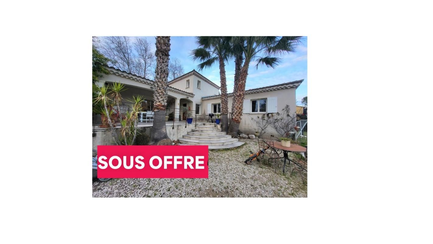 NOVES Villa Noves 5 pièce(s) 169m2 4 chambres terrain 2000m2 Piscine terrasse 1