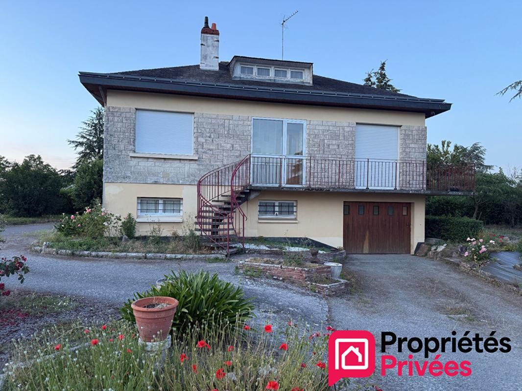 SAINT-SYLVAIN-D'ANJOU Maison Saint Sylvain d'Anjou 4 chambres sous sol 721m2 terrain 1