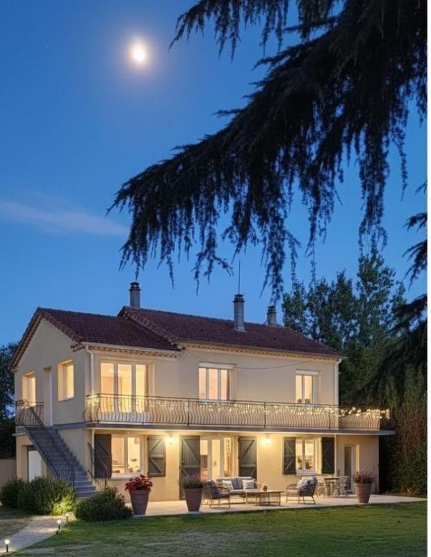 Belle Villa Familiale de 7 pièces 126.7 m2 avec fort potentiel sur 897 m2 de terrain