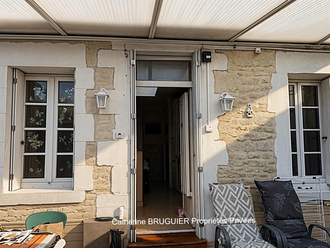 SALLES-SUR-MER Charmante maison en pierre de plain pied centre village 83 m2 avec garage 2