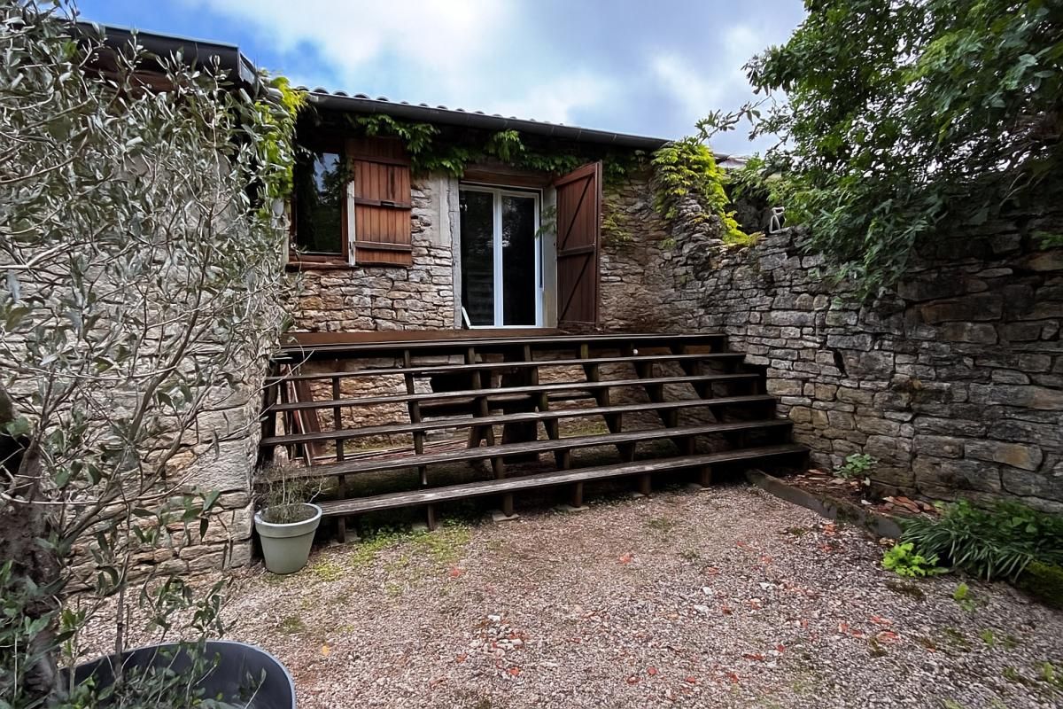 UCHIZY Maison en pierre,  Uchizy, 152 m2 avec beau terrain arboré et dépendances 4