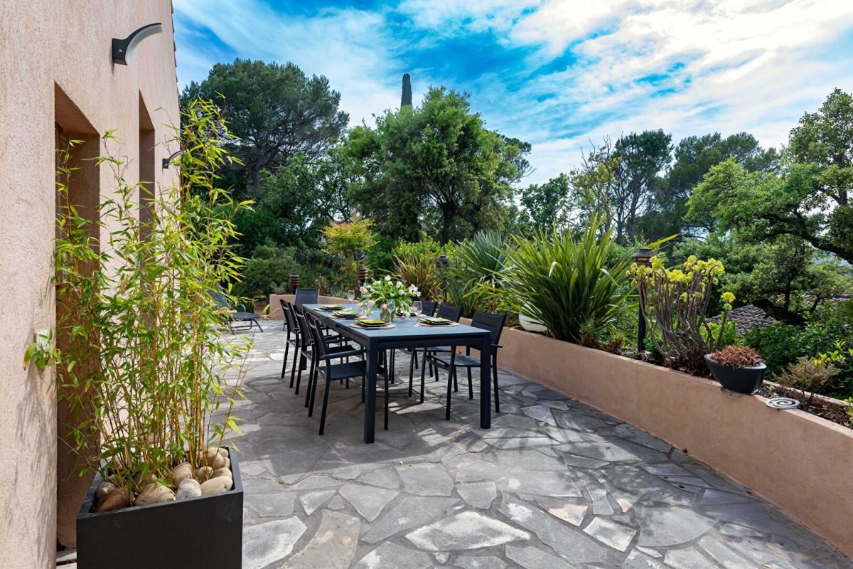 FREJUS FREJUS - Hameau de Valescure - Villa 175 m² , dépendance, 4 chambres 3