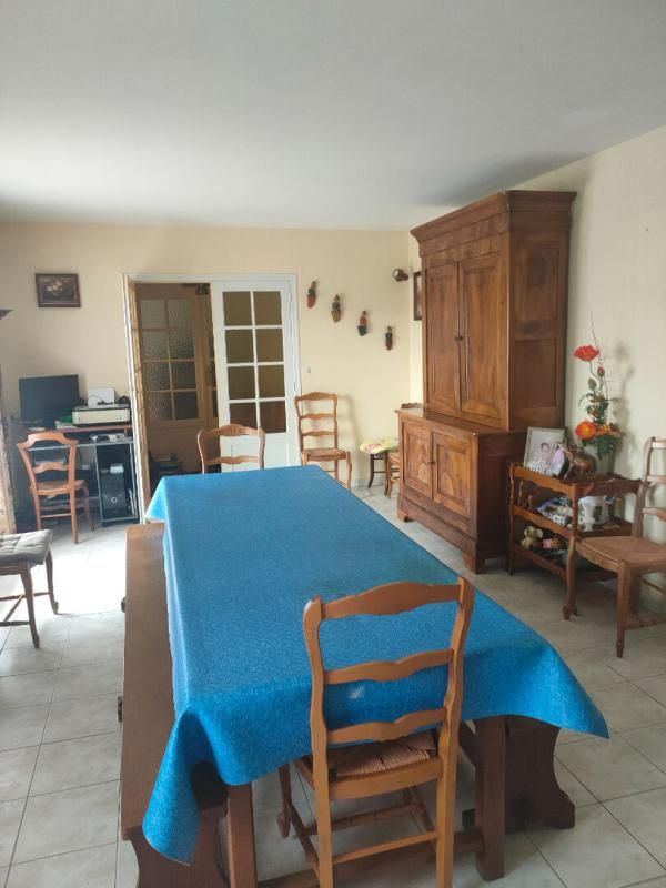 BAUGÉ-EN-ANJOU Maison Bauge 8 pièce(s) 168 m2 4