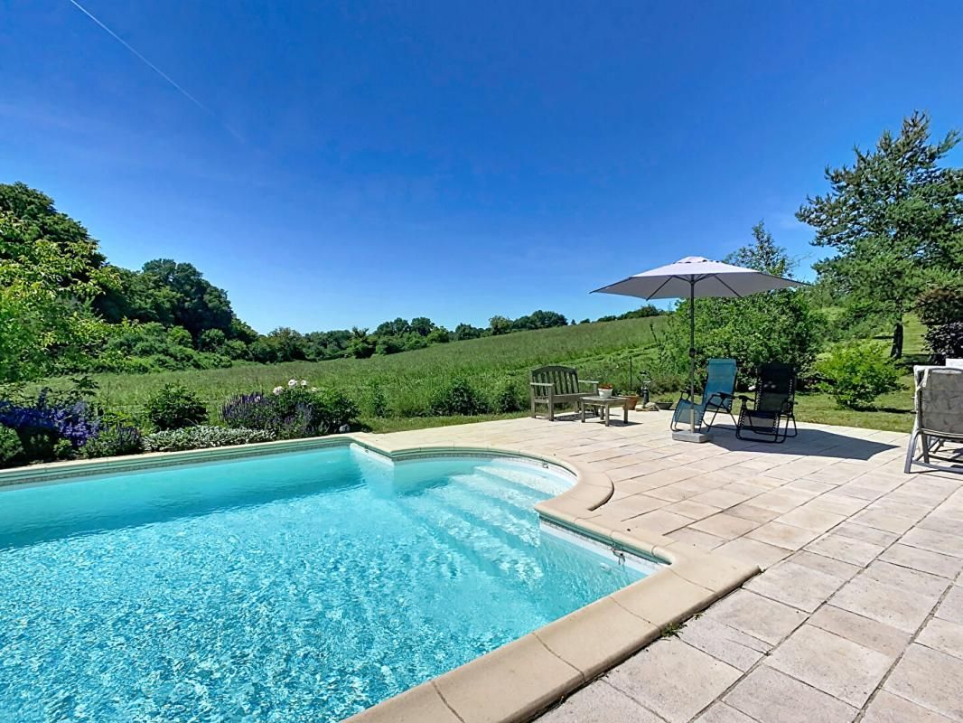 PRATS-DE-CARLUX Belle maison contemporaine avec 4 chambres, piscine et garage 4