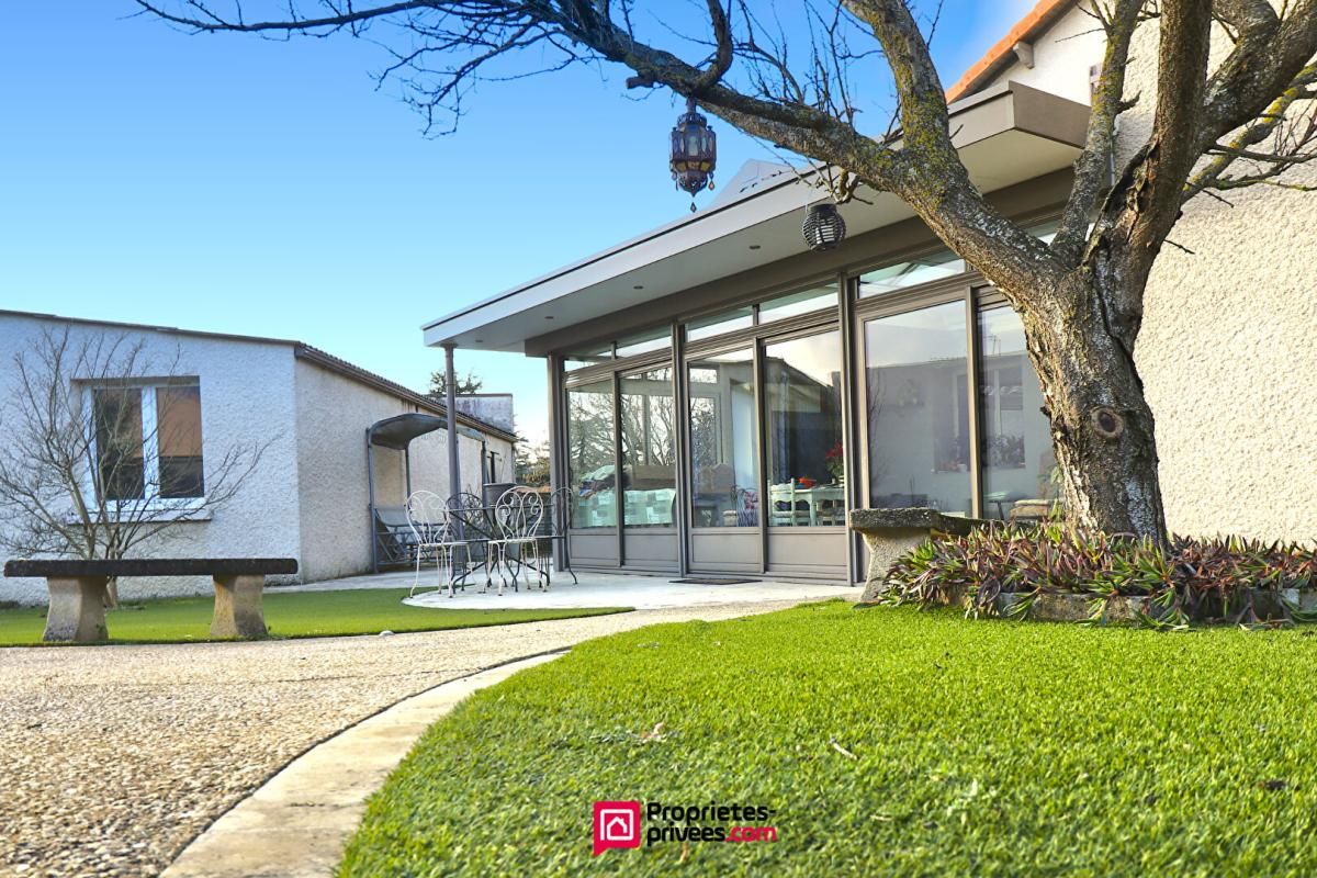 MAULEVRIER Maison Maulévrier 211 m² 1