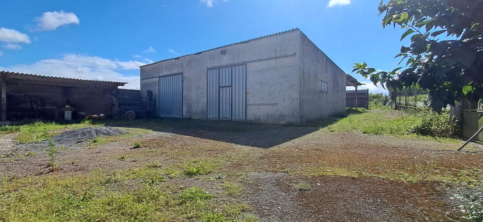 LONZAC Maison Lonzac 3 pièce(s) 90.5 m2 Bâtiment agricole 160m² et terrain1700m² 2