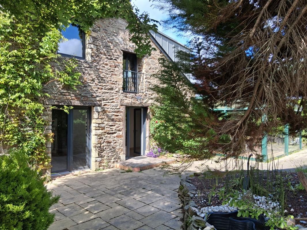 PLESLIN-TRIGAVOU A 15mns de DINARD, maison en pierre, très bon état, 8 pièces et 6 chambres ! 1