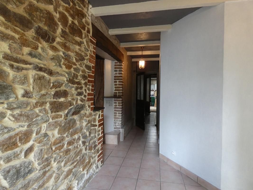PLESLIN-TRIGAVOU A 15mns de DINARD, maison en pierre, très bon état, 8 pièces et 6 chambres ! 2
