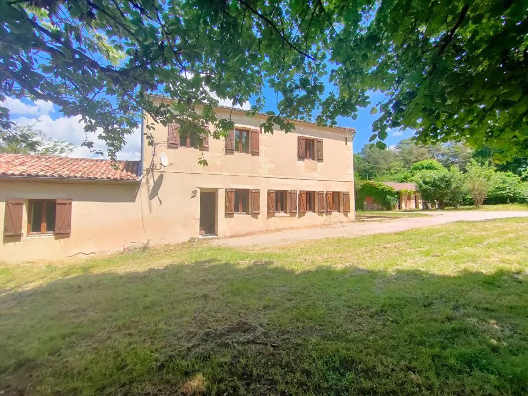 SAINTE-EULALIE PROPRIETE : MAISON EN PIERRE 150 m²  + ECHOPPE 120 m² + HANGAR 230 m² - TERRAIN 1 HECTARE 2
