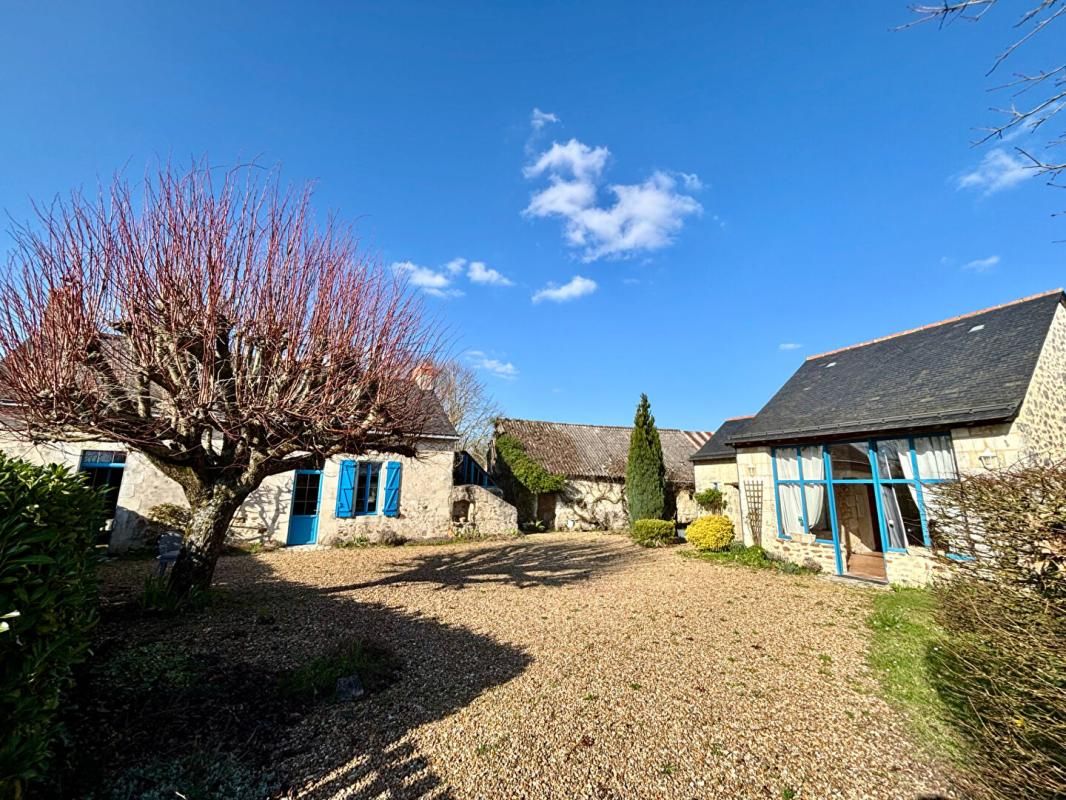 BAUGÉ-EN-ANJOU Longère avec gîtes - 10 pièce(s) 235 m2 1