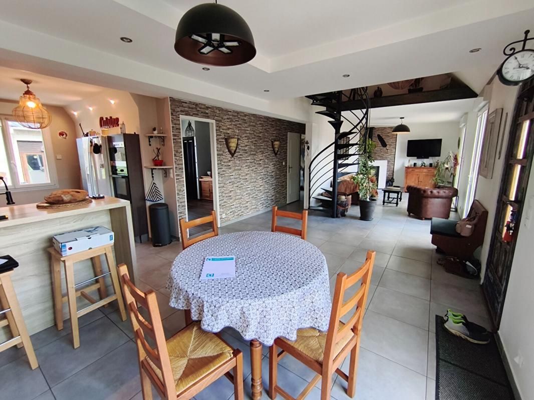 Maison  5 pièce(s) 112 m2