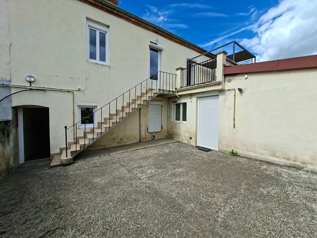 PERRECY-LES-FORGES Immeuble Perrecy Les Forges 10 pièce(s) 268 m2 3