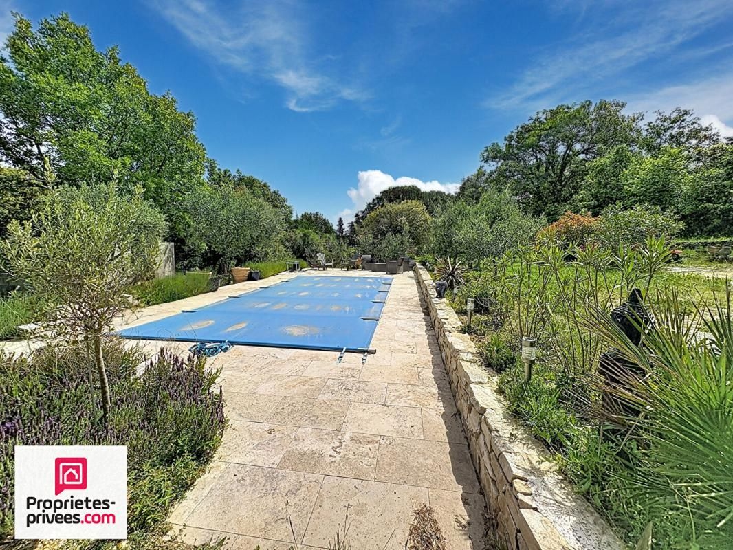 Rians villa T5 avec piscine sur 3515 m² calme sans vis à vis