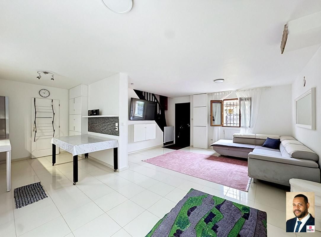 Quartier des Fleurs- Maison 7 pièces sur 325m² de terrain
