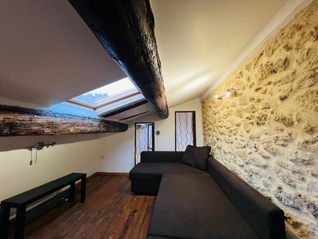 SAINT-CHAMAS Immeuble de rapports 83 m² 2