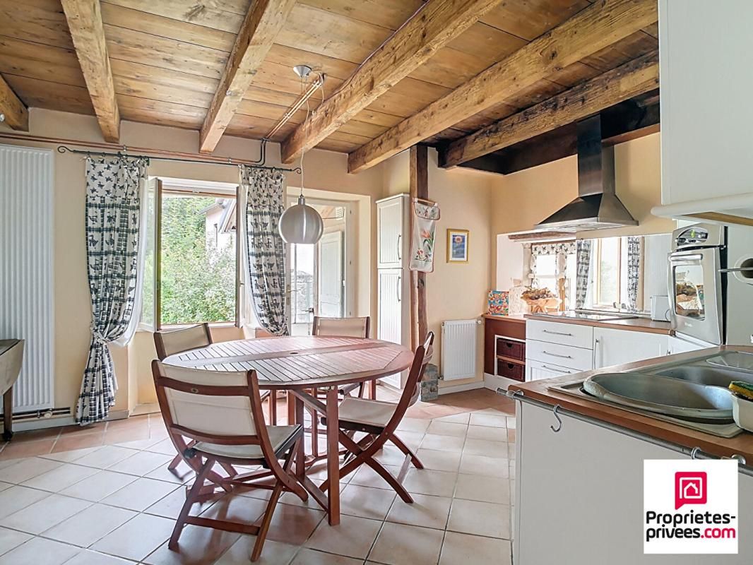 COURCHATON Maison en pierre Courchaton 5 pièces 138 m2 + dépendance 90 m2 3