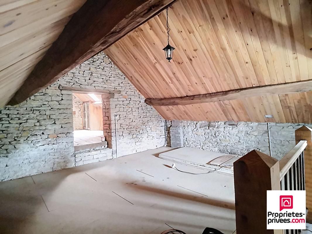 COURCHATON Maison en pierre Courchaton 5 pièces 138 m2 + dépendance 90 m2 4