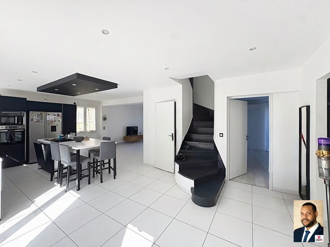 YERRES Maison Yerres 6 pièce(s) 120 m2 totalement rénovée 2