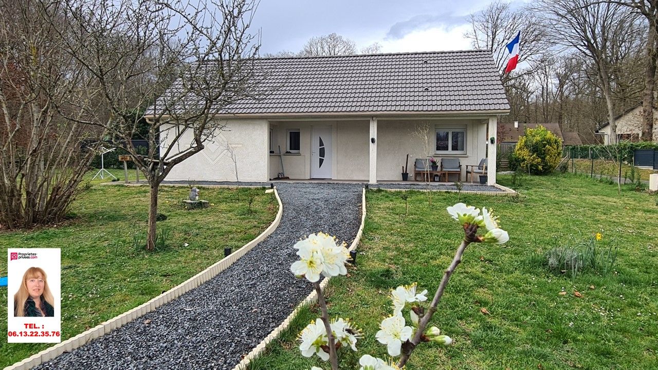 Proche Gaillon à Venables - Au calme dans un très bel environnement  - Maison récente de plain pied sans travaux  avec dépendance sur 1.250 m2 de terrain plat - Prix : 243.500