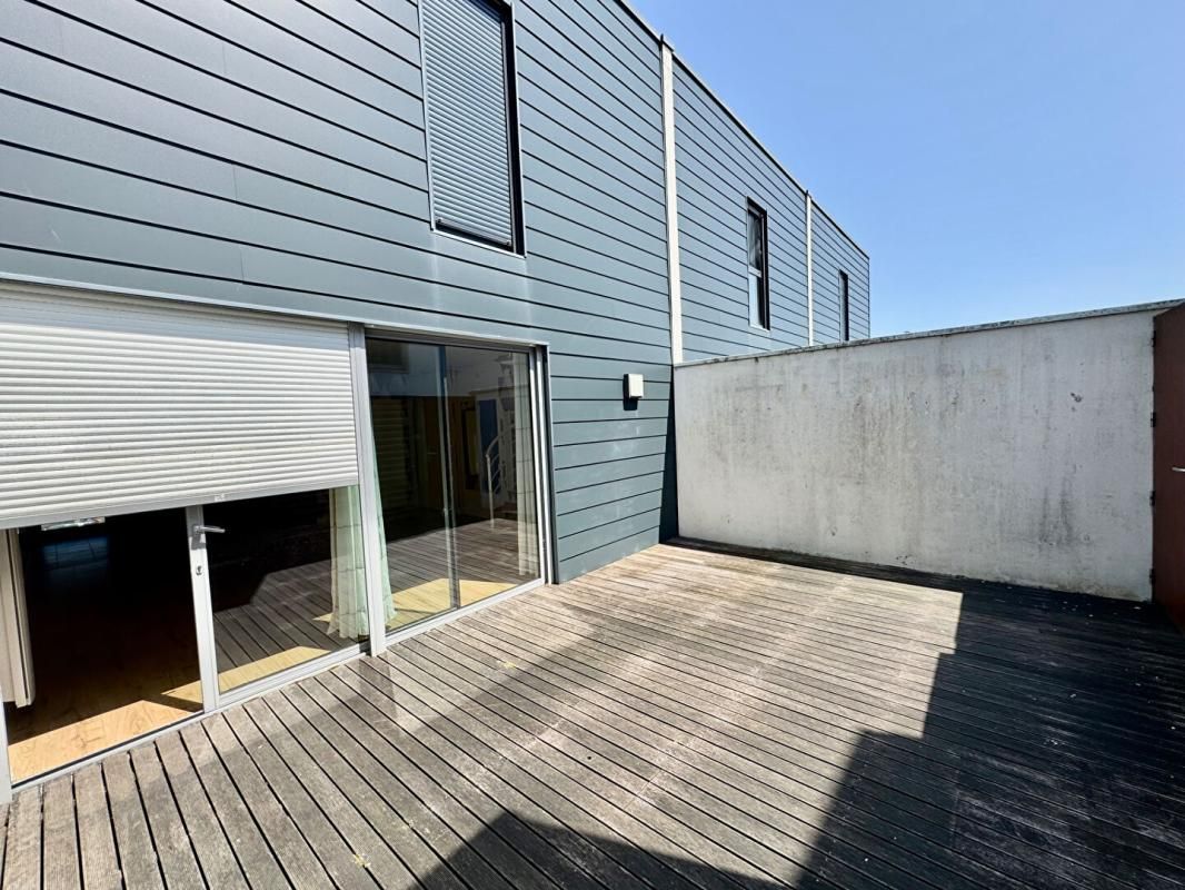 AMIENS Appartement en Duplex de 70m2 , 2 chambres,,terrasse dans résidence sécurisée avec places de parking 4