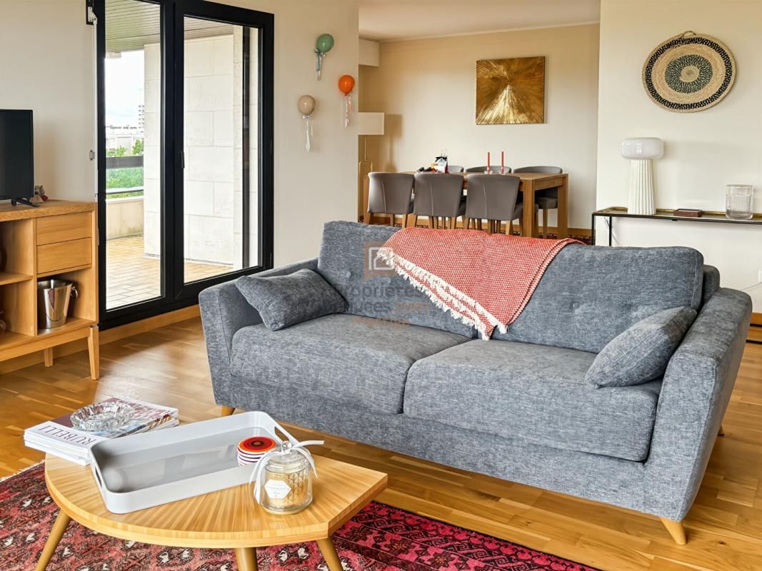 BORDEAUX APPARTEMENT D'EXCEPTION DERNIER ETAGE TERRASSE BALCON CAVE ASCENSEUR ET DEUX PARKING 1