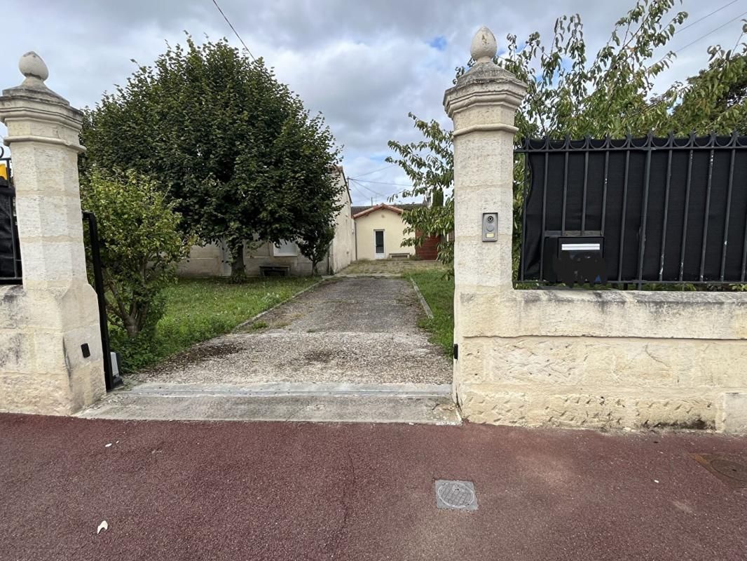 LE BOUSCAT Echoppe Le Bouscat 5 pièces 126 m2 sur une parcelle de 540 m2 avec garage et stationnement 3
