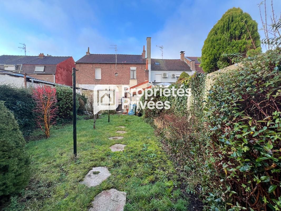 BRUAY-LA-BUISSIERE Maison de ville à Bruay-La-Buissière avec jardin, cour et potentiel d'aménagement 1