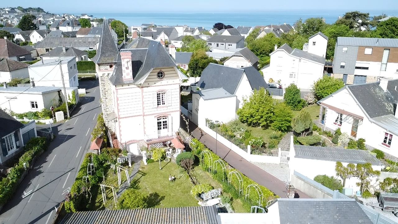 DONVILLE-LES-BAINS Maison proche de la Plage de Donville les bains 2