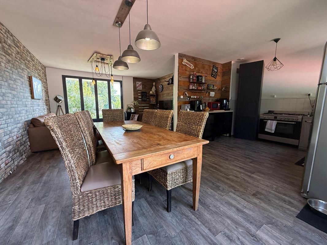 MAZE Maison Loire Authion 7 pièce(s) 160 m2 2