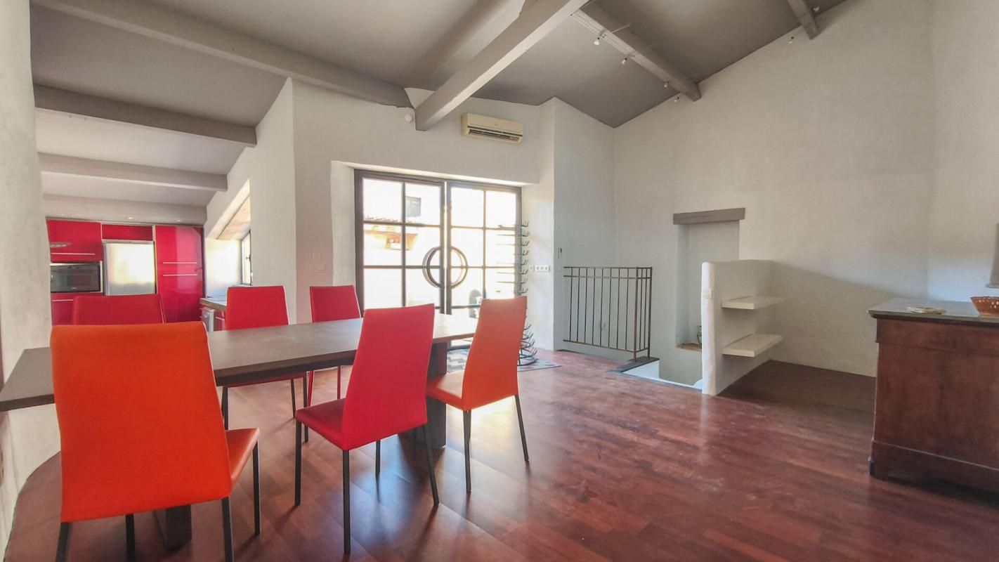 Maison de village en pierres rénovée