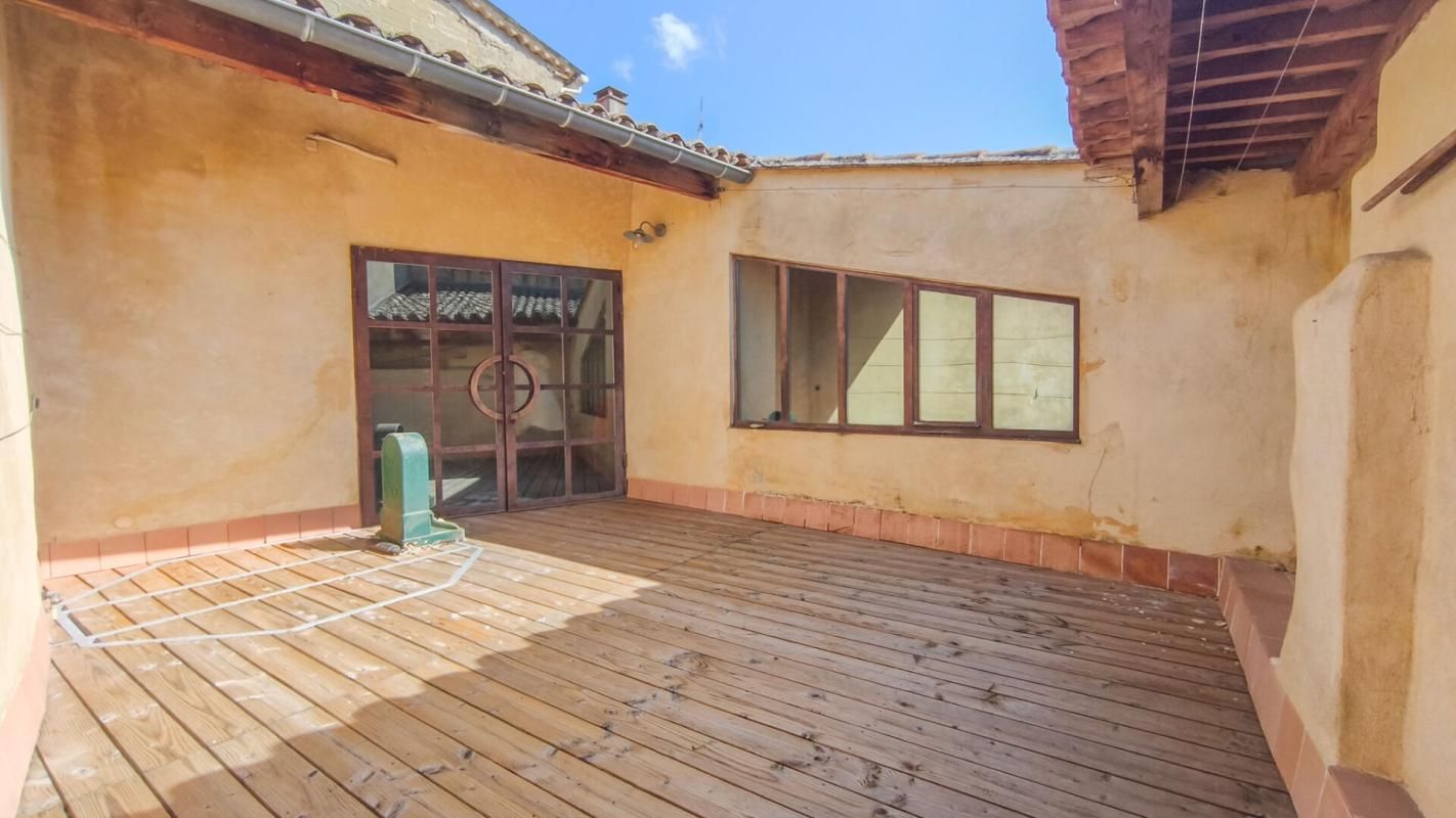 UZES Maison de village en pierres rénovée 3