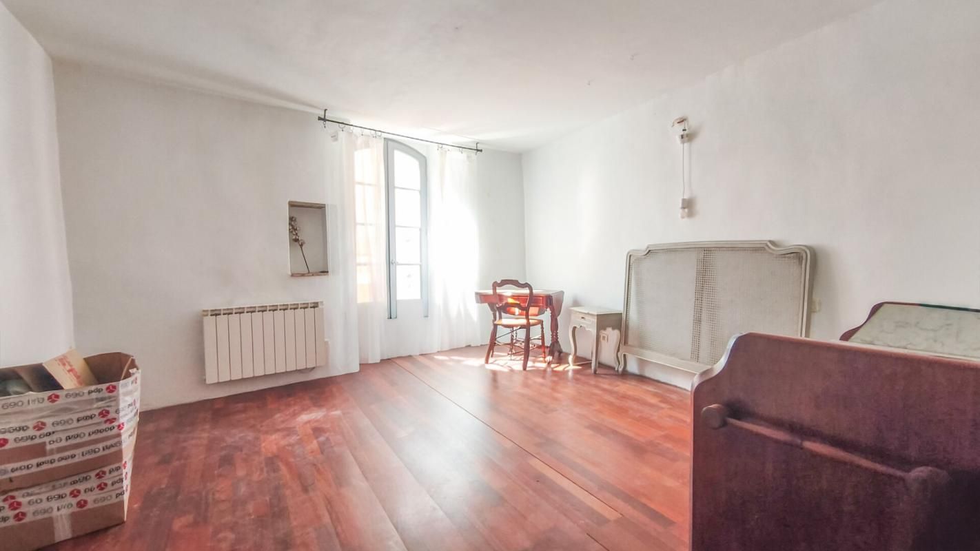 UZES Maison de village en pierres rénovée 4